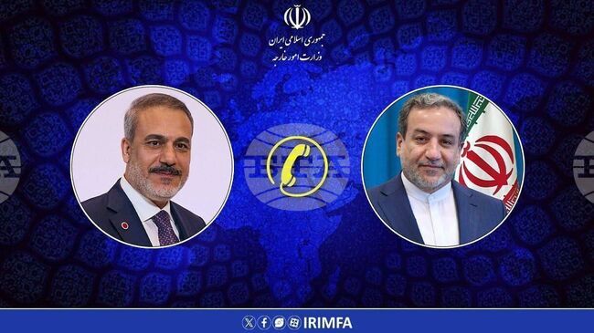 ИРНА: Външните министри на Иран и Турция обсъдиха двустранните отношения и регионалните проблеми 