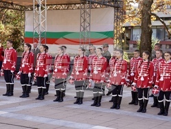 Снимка: Сдружение "Младежки гвардейски отряди"