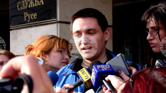 На 16 ноември 2004 г. румънски журналист е задържан на Дунав мост при Русе със скрита камера
