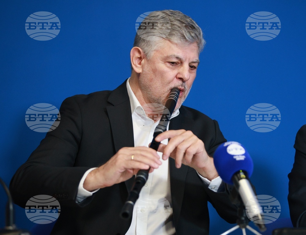 Изпълнение на симфоничен оркестър, включващ 450 музиканти от 60 страни, сред които и България, беше вписано в Книгата на рекордите на Гинес