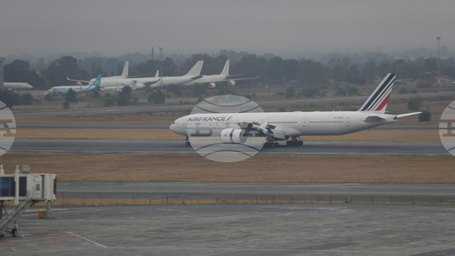 Повече от 150 палестинци са били държани в самолет в Южна Африка в продължение на около 12 часа