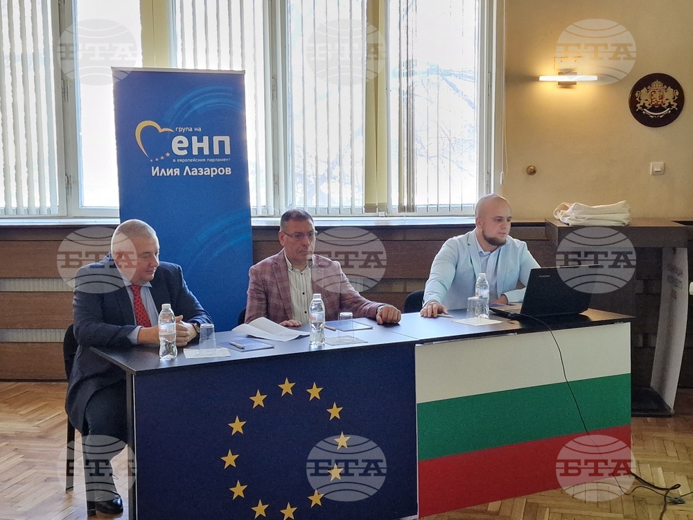 Според евродепутата Илия Лазаров в Европа трябва да се върви към намаляване на бюрокрацията и приемането на пакета „Омнибус I“ е важна стъпка в полза на бизнеса