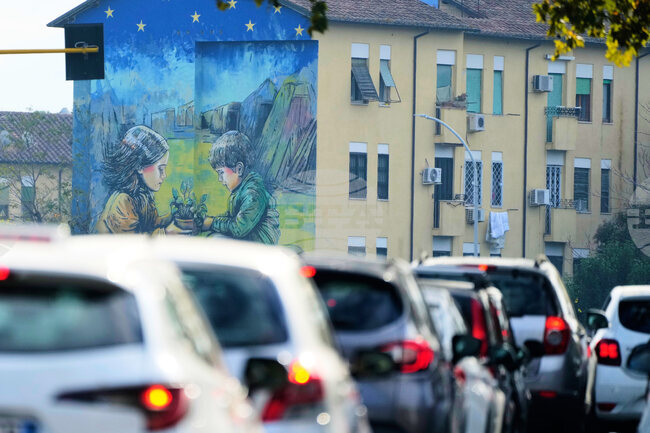 Властите в Рим въведоха ограничение от 30 км/ч за превозни средства в центъра на града