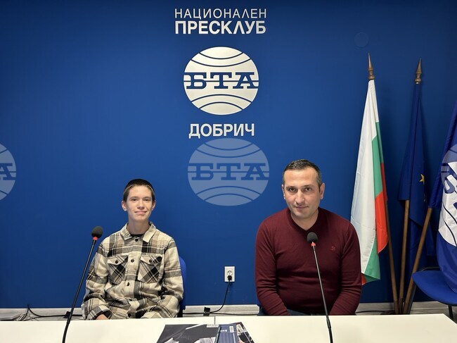 Интересът към джаза става все по-голям, казаха музикантите от Добрич Николай Петров и Павел Найденов