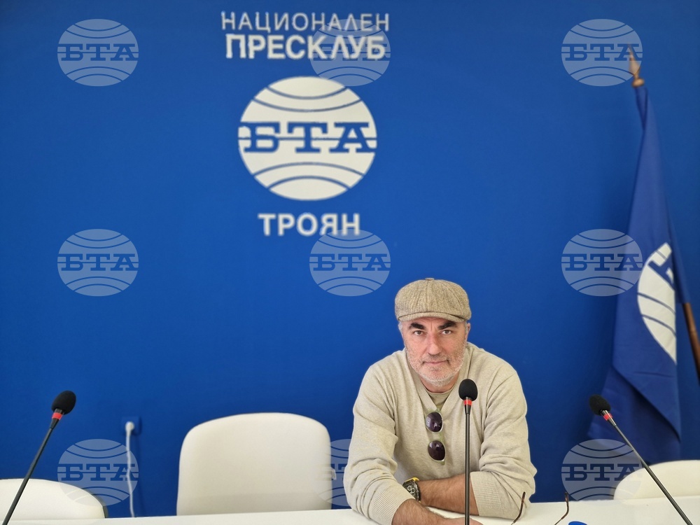 Джазът е по-интимен, по-интелигентен като присъствие, каза създателят на Jazz and Art Festival в троянското с. Орешак Камен Хасъмски