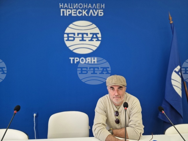 Джазът е по-интимен, по-интелигентен като присъствие, каза създателят на Jazz and Art Festival в троянското с. Орешак Камен Хасъмски