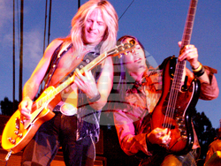 Каварна (27 юли 2006) Хардрок-певецът Дейвид Ковърдейл и групата му “White Snake” изнесоха концерт в Каварна пред най-многочислената публика, откакто в морския град се провеждат рок фестивали. Пресфото-БТА, снимка: Димитър Апостолов