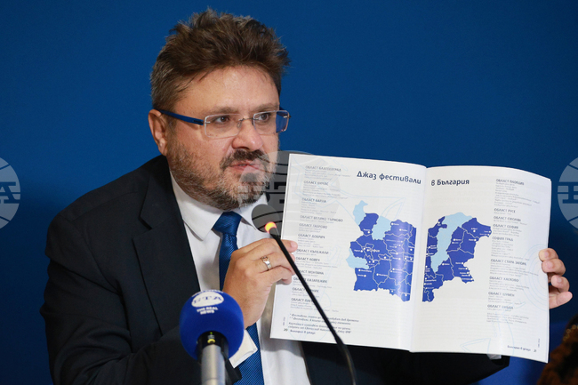 В деня на откриването на Jazz Fest Ruse – най-стария действащ джаз фестивал в България, се състоя премиерата на брой на сп. ЛИК, посветен на джаза