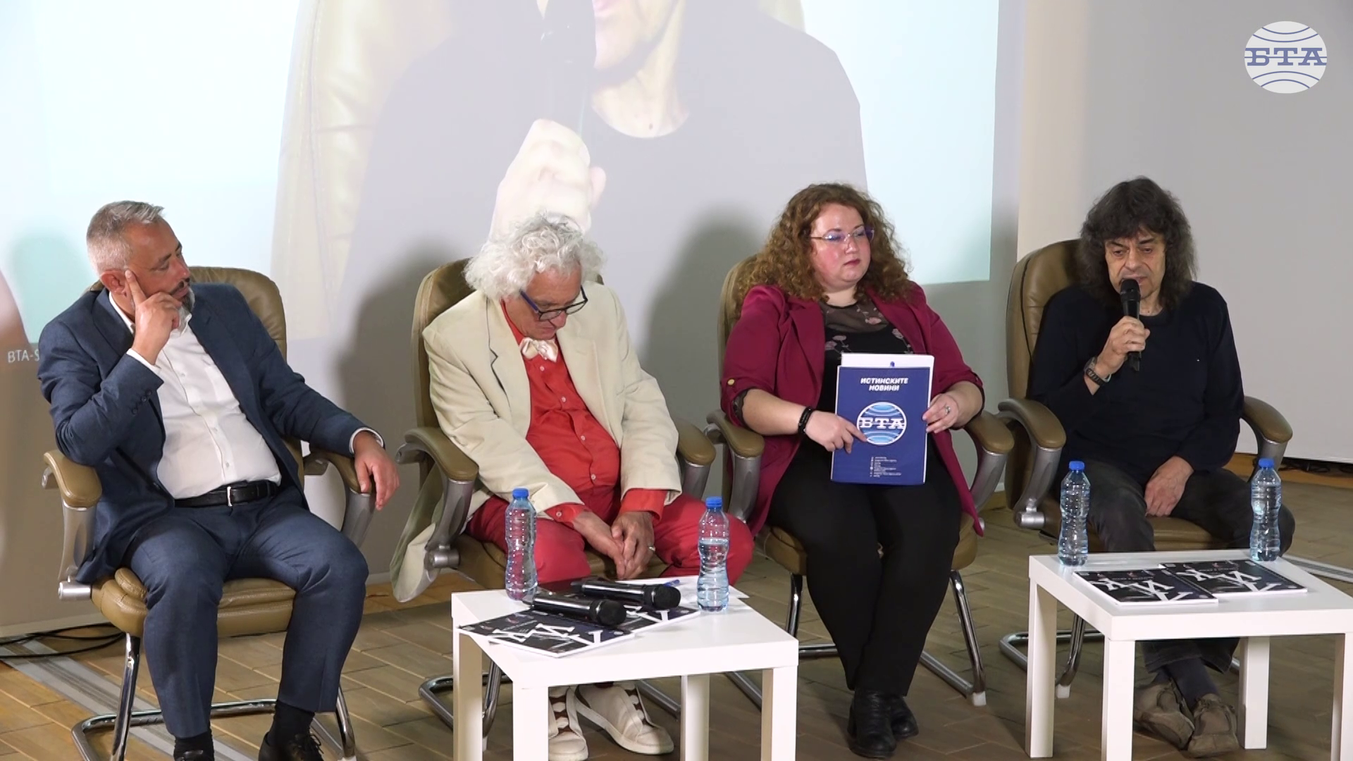 В България има прекрасни млади музиканти, които знаят как, кога и защо да правят джаз, каза журналистът Николай Захариев