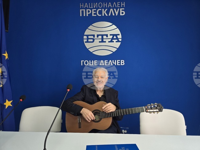 Музикалният език свързва джаза и класическата китара, каза маестро Огнян Вълев в Гоце Делчев