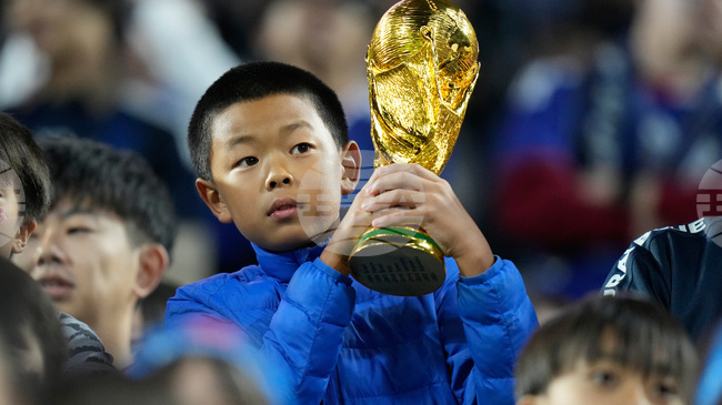 Япония има всички шансове да стане световен шампион, заяви бившият национал Кейсуке Хонда