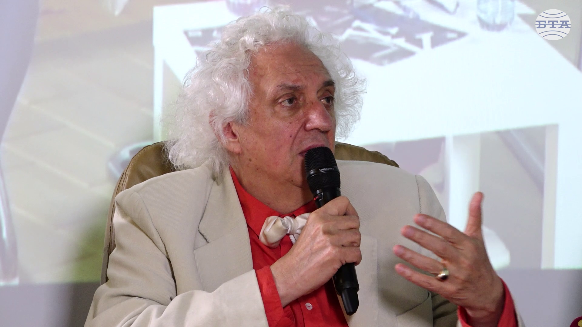 Доц. Георги Лозанов: Съвременното изкуство цялото е джазово