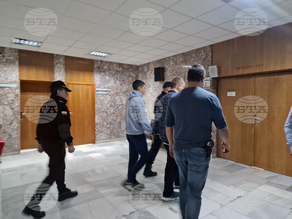 Окръжен съд - Смолян наложи домашен арест с електронни гривни на младежите, обвинени в държане на наркотични вещества с цел разпространение на ученици