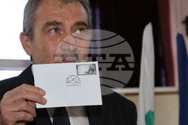 Варна - Валидиране на пощенска марка с лика на Добри Христов