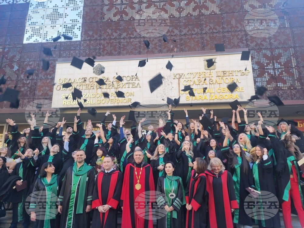 Дипломите си получиха млади специалисти от Медицинския колеж на Тракийския университет