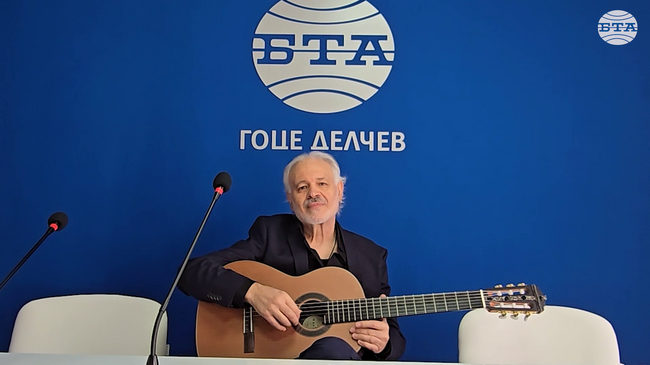 Музикалният език свързва джаза и класическата китара, каза маестро Огнян Вълев в Гоце Делчев
