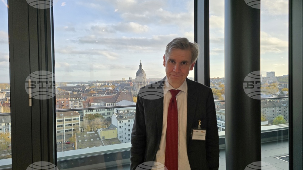 Присъединяването към еврозоната е само една от стъпките по обещаващия път, по който е поела икономиката на България, каза за БТА проф. д-р Филип Хармс 