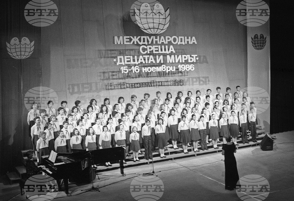 November 15, 1986: Sofia Hosts International Children and Peace Forum
