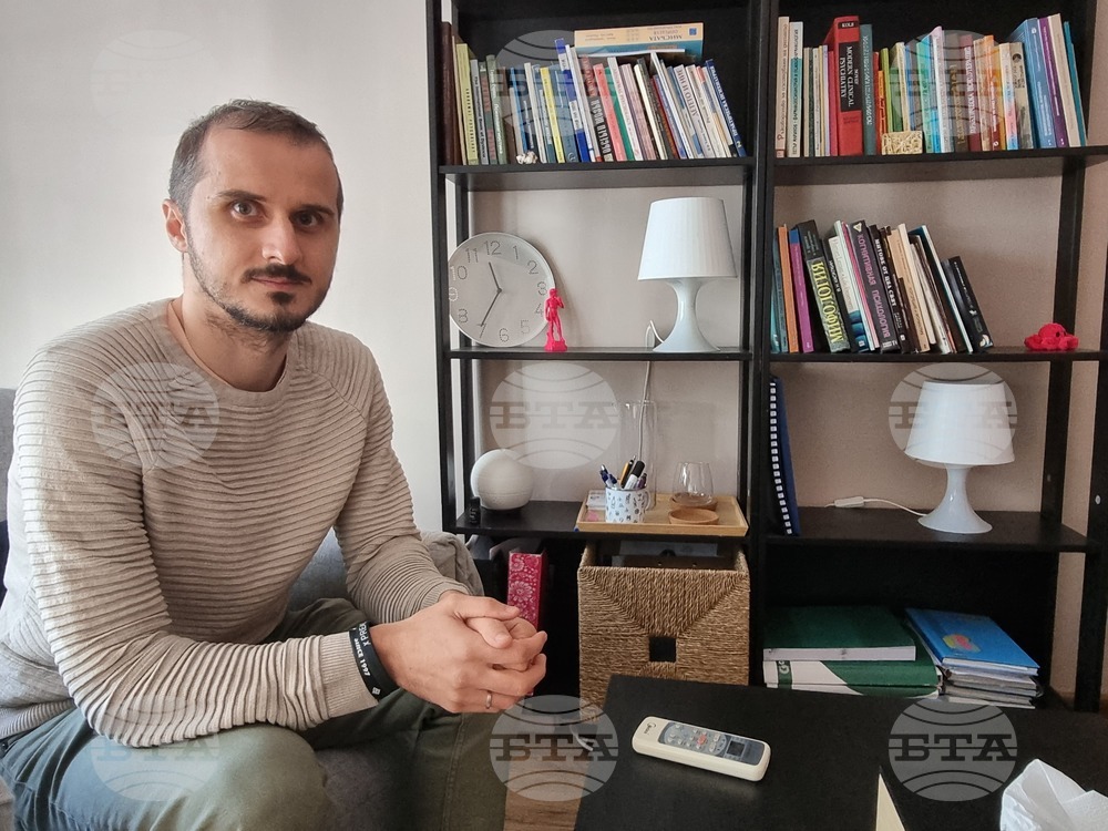 За „дигиталните духове“, които могат да ни оставят на междинната гара на скръбта, разказва психологът Венцислав Ангелов