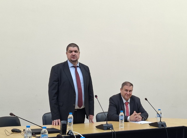 Емил Радев в ЮЗУ „Неофит Рилски“: Изкуственият интелект е шанс за революционен научен и икономически скок в Европа