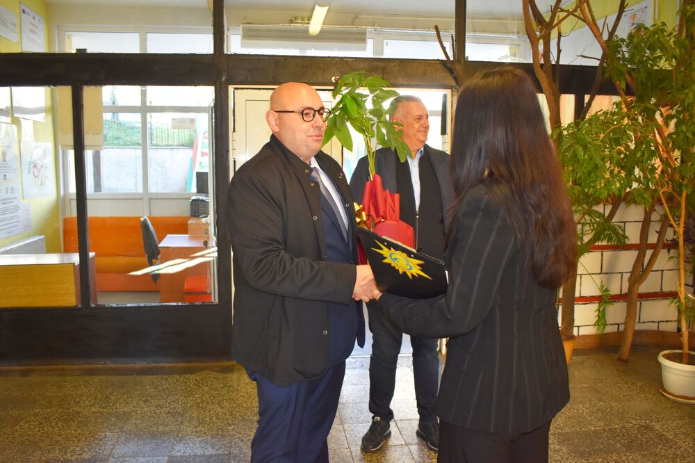 Община Разград: ОУ “Ив.С.Тургенев“ отбелязва своя патронен празник днес