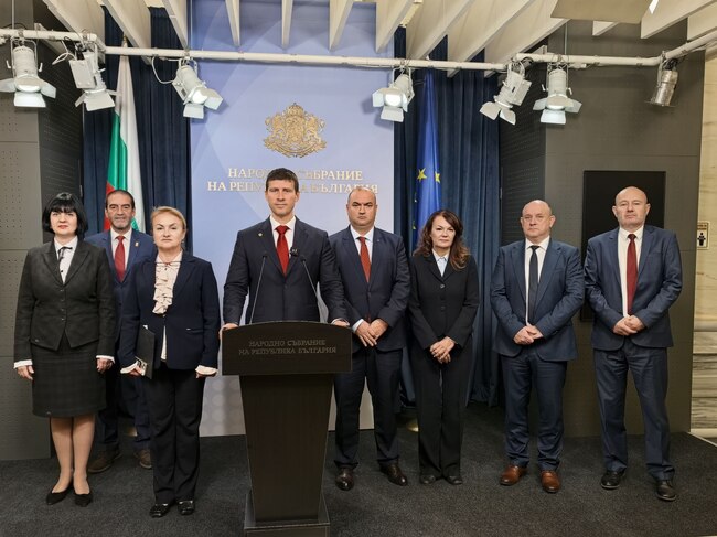 Ивелин Михайлов: „Превземане на държавата от партия Мафия“