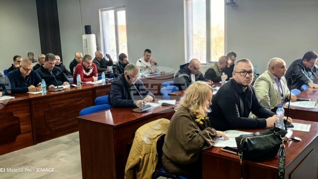 Проекти за ремонт на улици и за решаване на водния проблем по селата обсъжда Общинският съвет в Омуртаг 