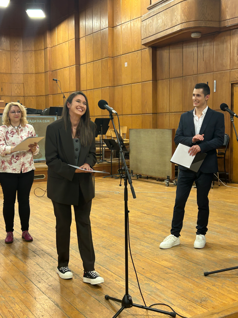 Даниела Лалова от „Култура.БГ“ по БНТ с отличие „Млад журналист“ от наградите на СБЖ