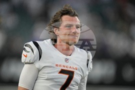 Sinnett's Stardom Football