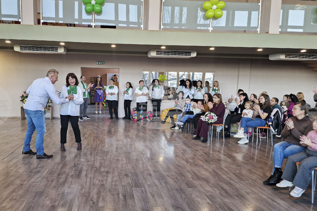 Центърът за социална рехабилитация и интеграция за деца с увреждания в Шумен отбеляза девет години от откриването си с тържество