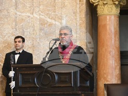 Над 90 абсолвенти от Физическия факултет на СУ получиха дипломите си на тържествена церемония