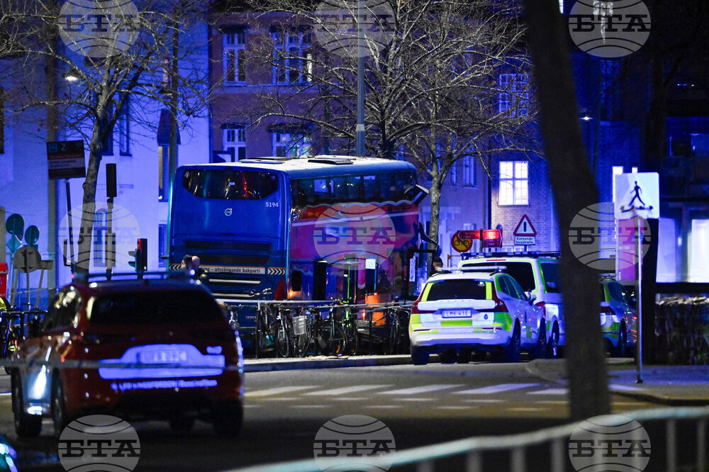 Няколко души загинаха в автобусна катастрофа в Стокхолм, съобщи полицията