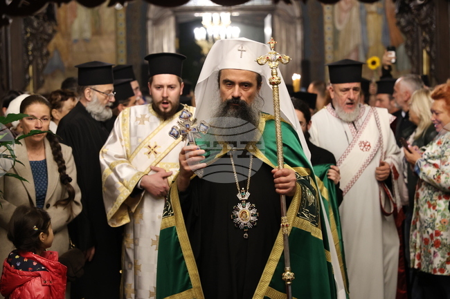 Архиерейска вечерня - литургия - патриарх Даниил