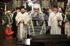 Архиерейска вечерня - литургия - патриарх Даниил