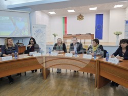 Свищов - кръгла маса - „Толерантността в училищната общност”