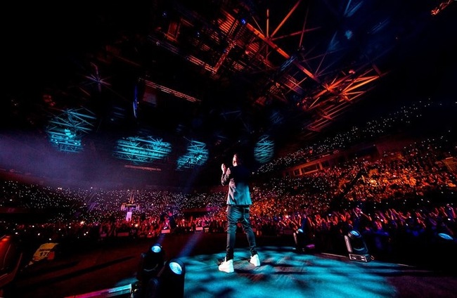 Дони и Момчил се присъединяват към концерта на Графа в „Арена 8888 София“