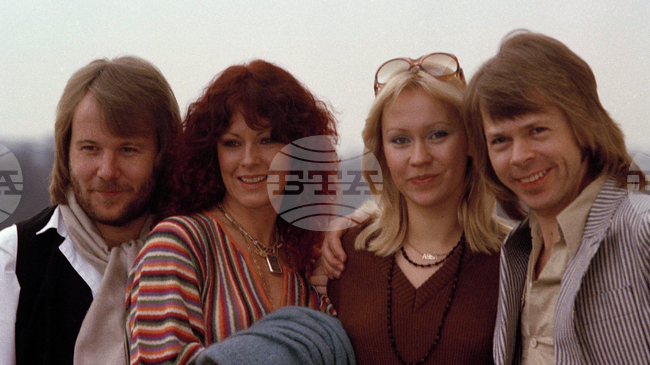 Фрида от ABBA, която днес навършва 80 години, е истинска принцеса с лично богатство от около 300 млн. долара