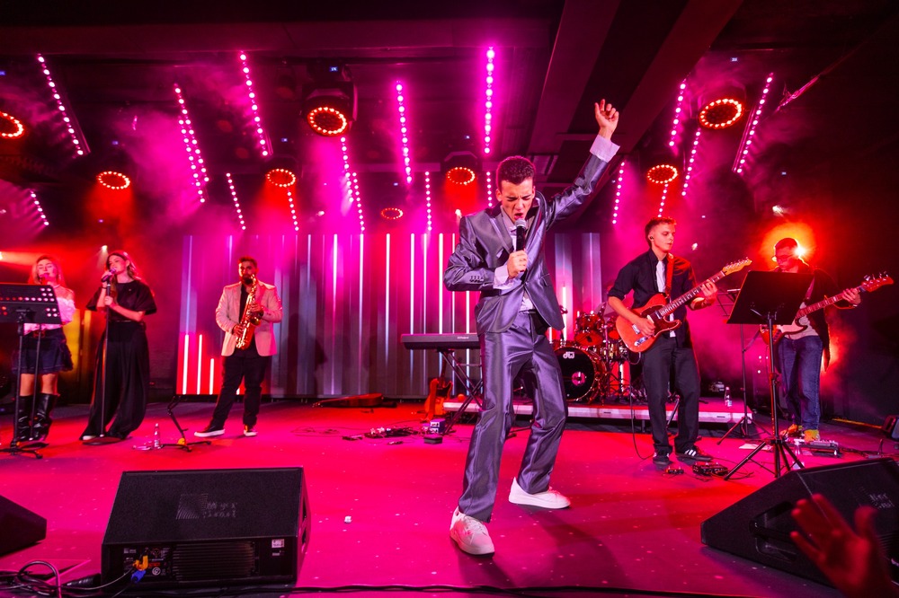 Антон Котас завършва третия си сингъл на границата между Северна и Южна Корея