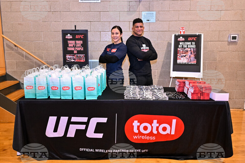 Total Wireless and UFC Foundation Empower Youth at Hit The Books MMA