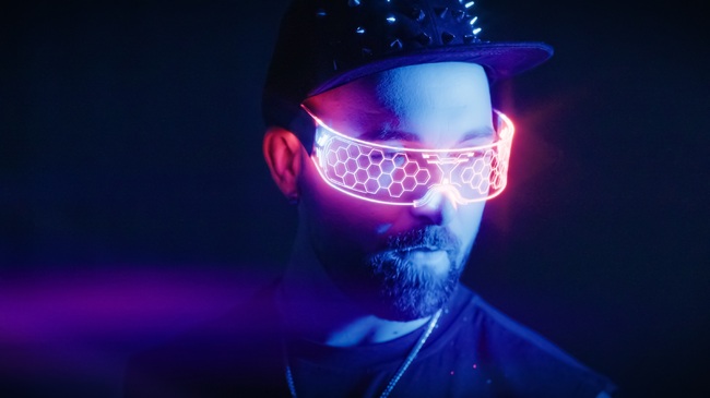 Станимир Маринов-Стан представя песен, вдъхновена от силата на човешката връзка