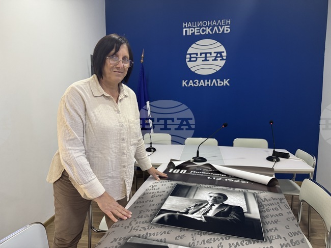 Театърът не е просто културен институт - той е семейство, каза Нели Шабанова, директор на казанлъшкия Общински театър "Любомир Кабакчиев" 