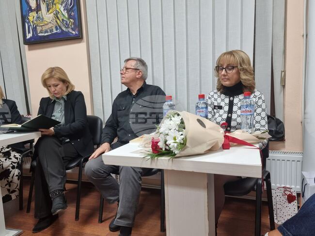 Стихосбирката „Като днес, като винаги“ на Светла Радкова беше представена в Центъра за култура Крива паланка, Северна Македония