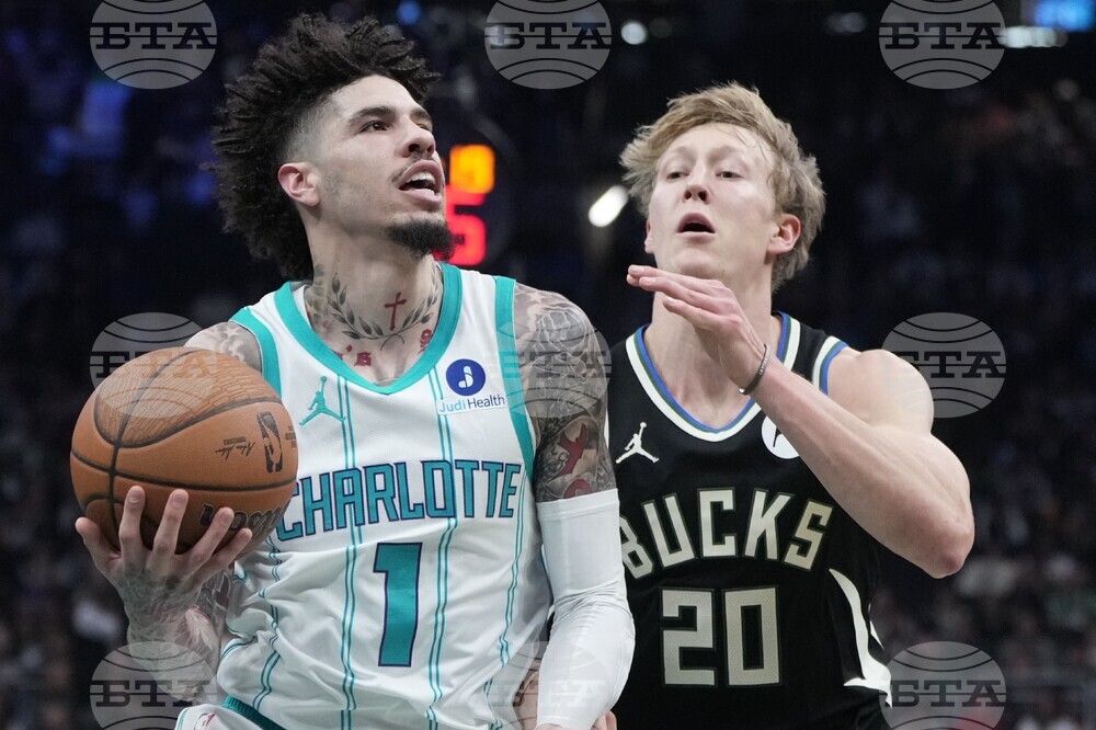 Hornets Bucks Basketball