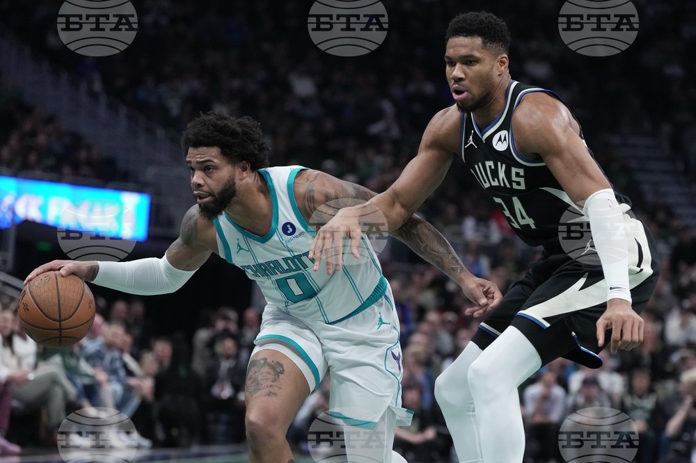 Hornets Bucks Basketball