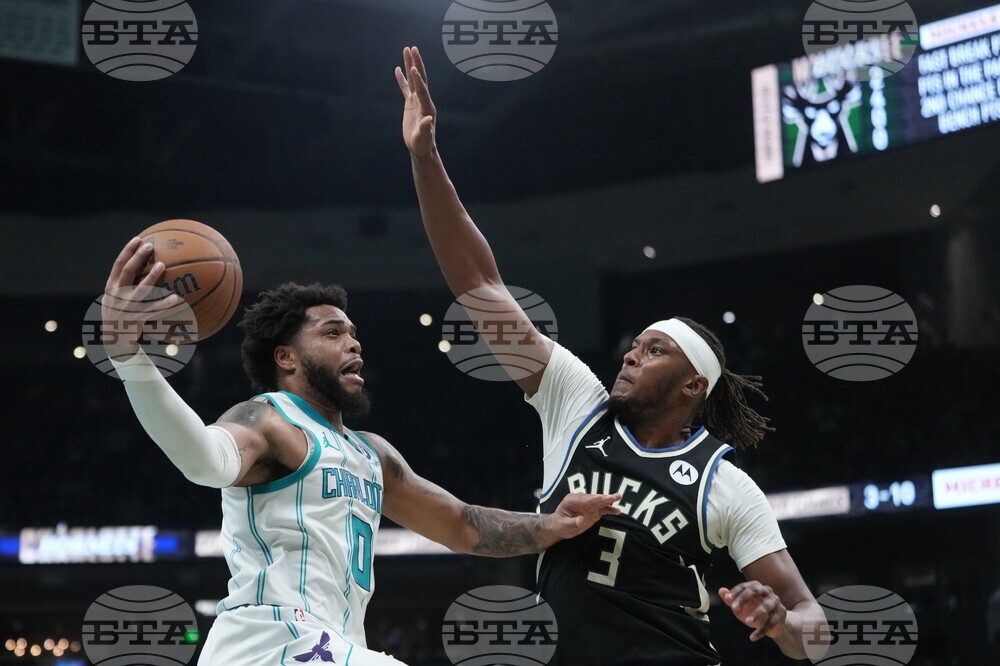 Hornets Bucks Basketball