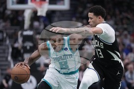 Hornets Bucks Basketball