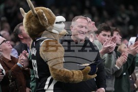 Hornets Bucks Basketball