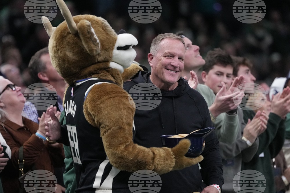 Hornets Bucks Basketball