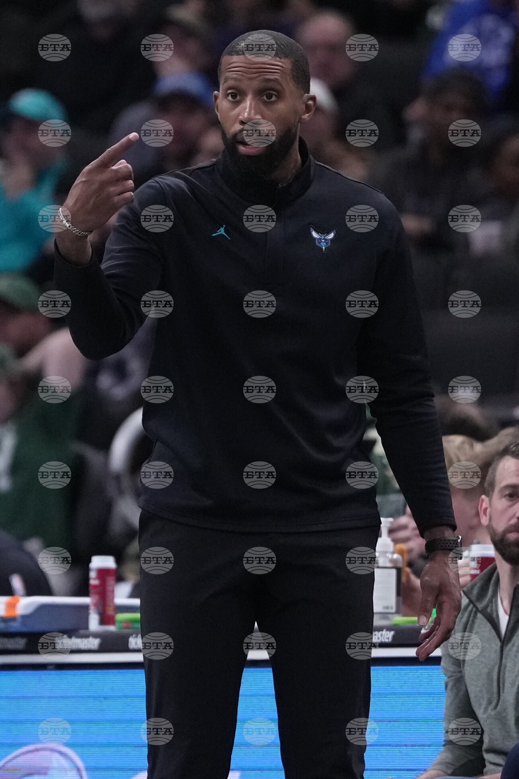 Hornets Bucks Basketball