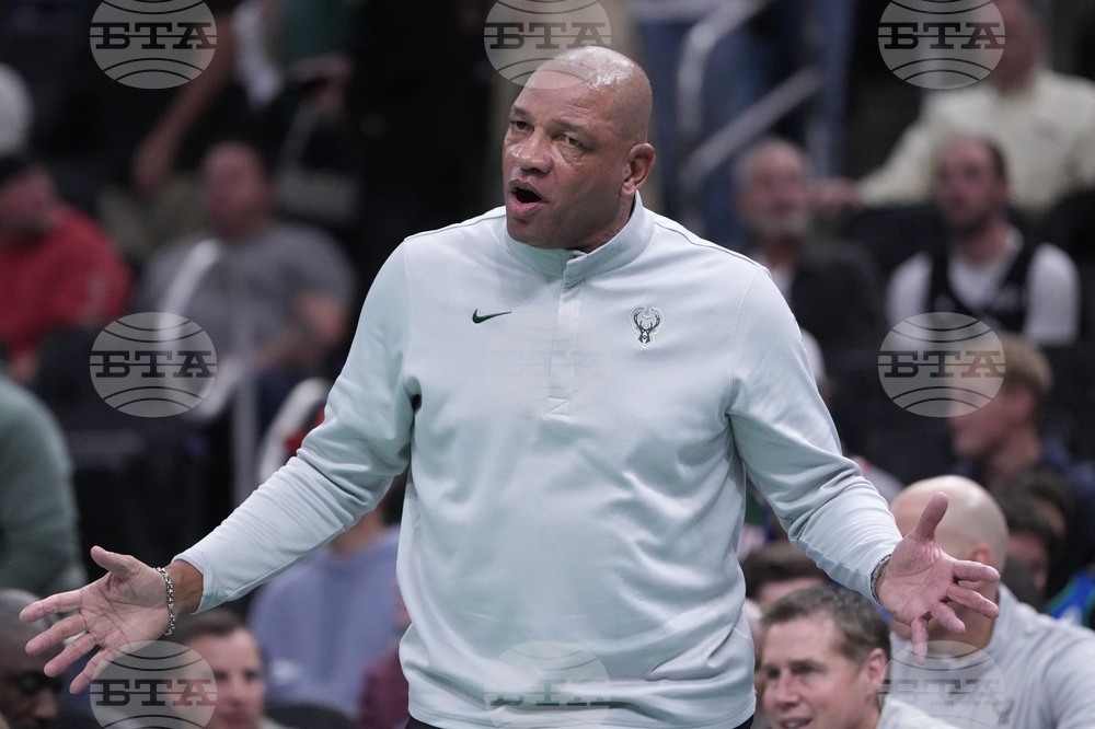 Hornets Bucks Basketball